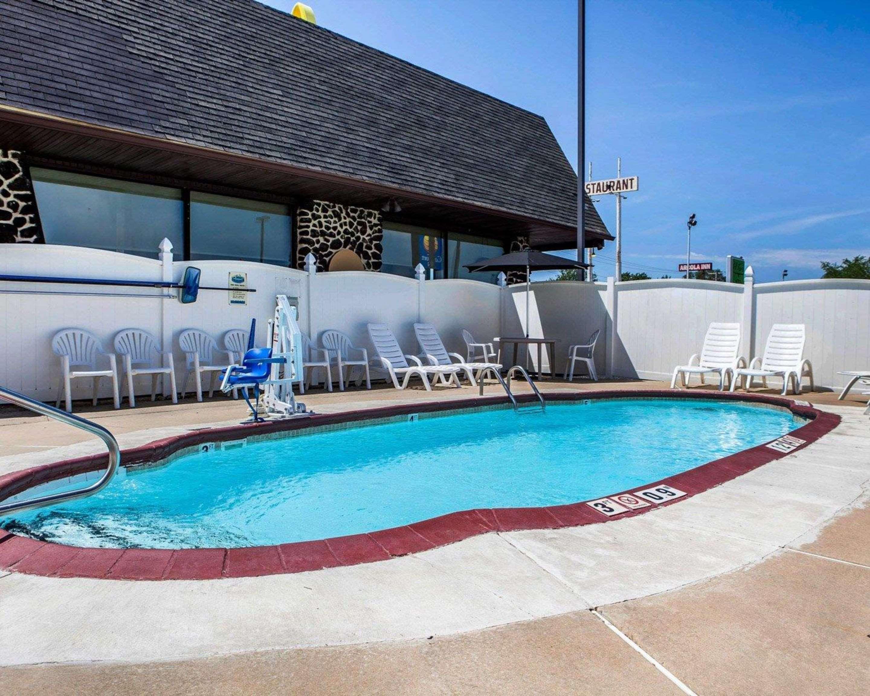 Quality Inn 2*